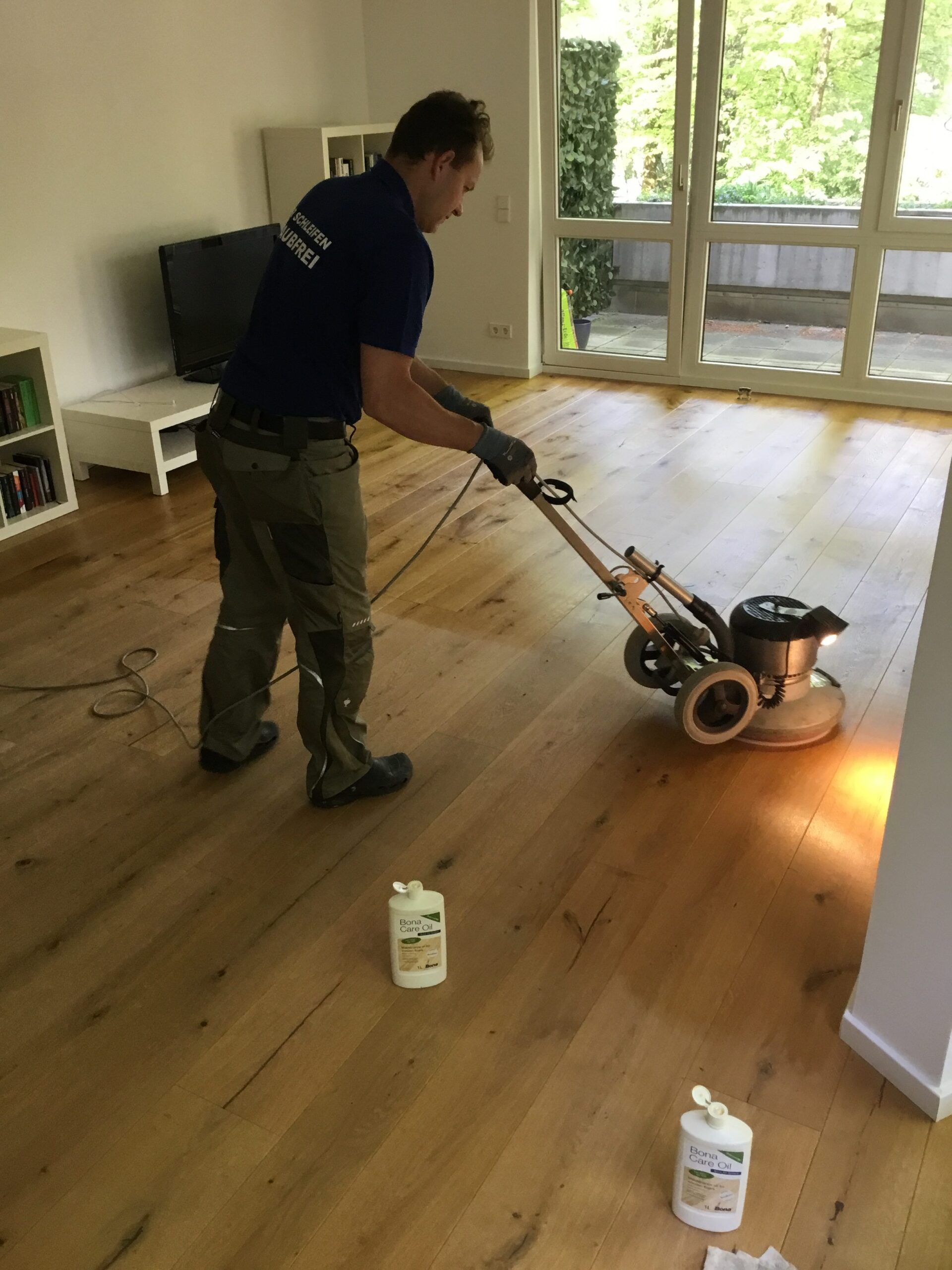 Staubfreies Parkettschleifen in Freising mit Bona DCS